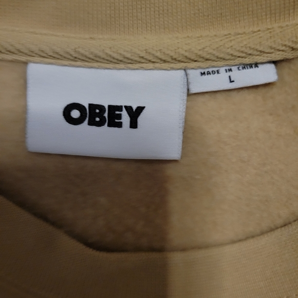Obey brand sweatshirt - Picture 3 of 3